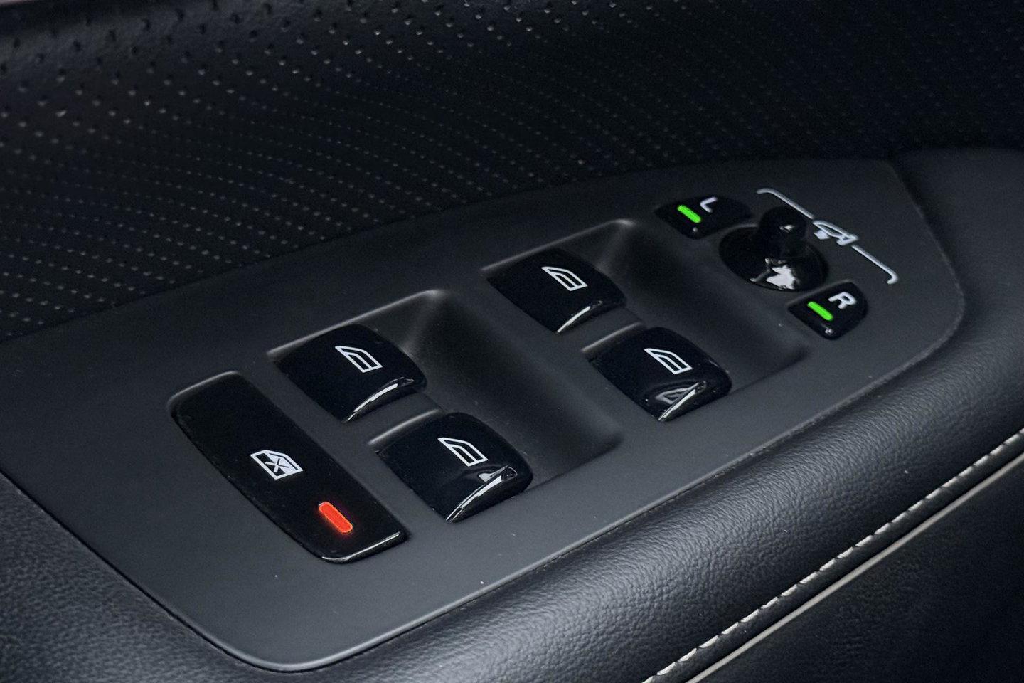 Volvo V90 T6 Recharge R-Design | FACELIFT! | Bowers&Wilkins | Panoramadak | Head-Up | 360° Camera | 19 Inch