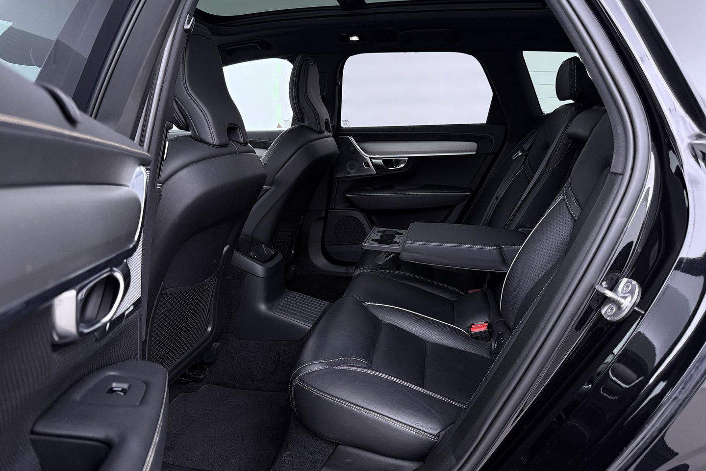 Volvo V90 T6 Recharge R-Design | FACELIFT! | Bowers&Wilkins | Panoramadak | Head-Up | 360° Camera | 19 Inch
