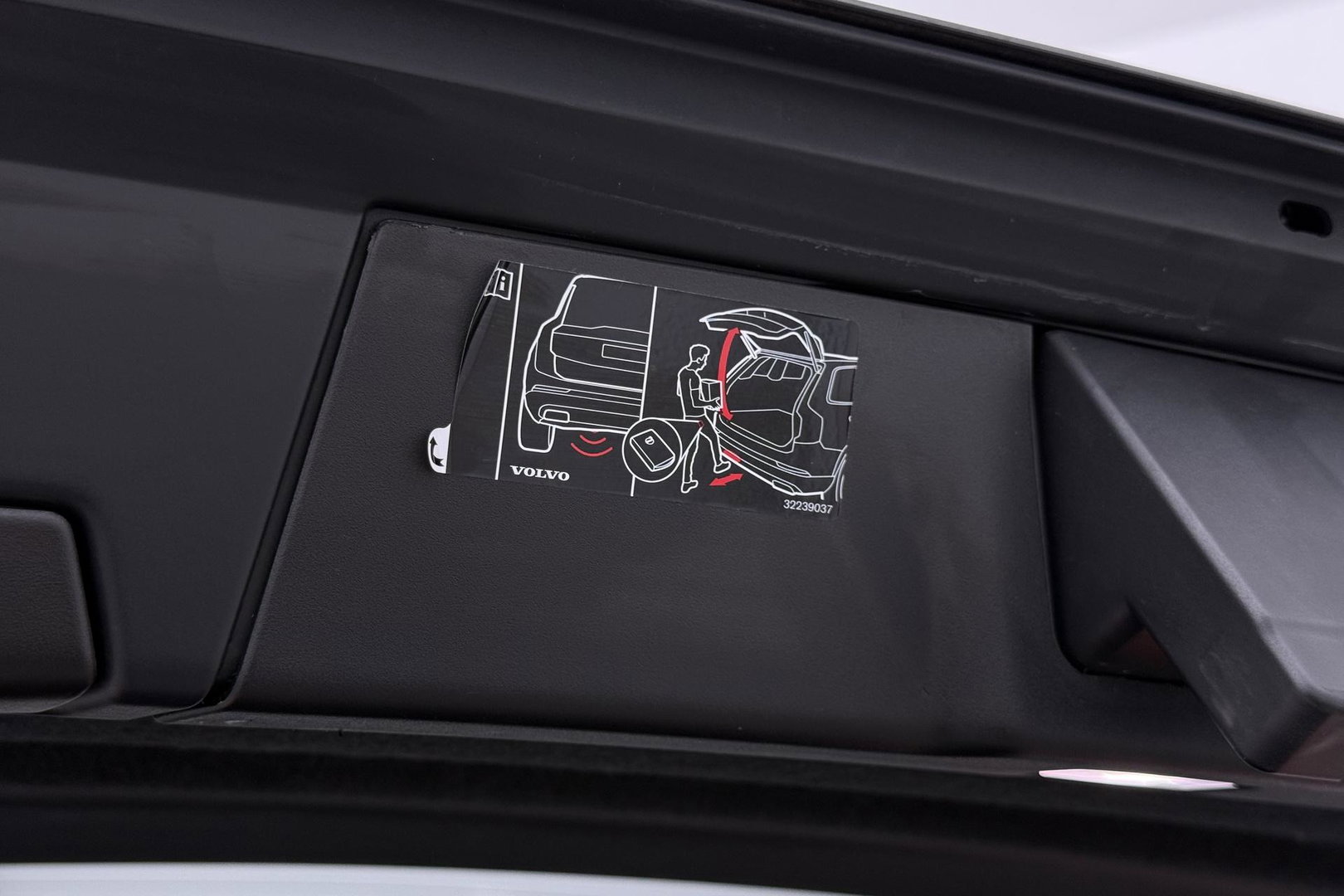 Volvo V90 T6 Recharge R-Design | FACELIFT! | Bowers&Wilkins | Panoramadak | Head-Up | 360° Camera | 19 Inch