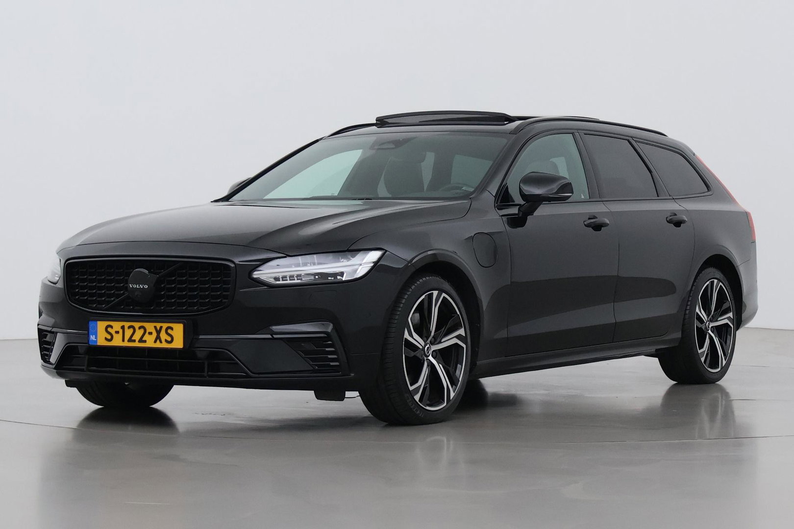 Volvo V90 T6 Recharge R-Design | FACELIFT! | Bowers&Wilkins | Panoramadak | Head-Up | 360° Camera | 19 Inch