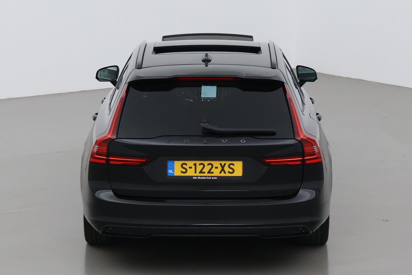 Volvo V90 T6 Recharge R-Design | FACELIFT! | Bowers&Wilkins | Panoramadak | Head-Up | 360° Camera | 19 Inch