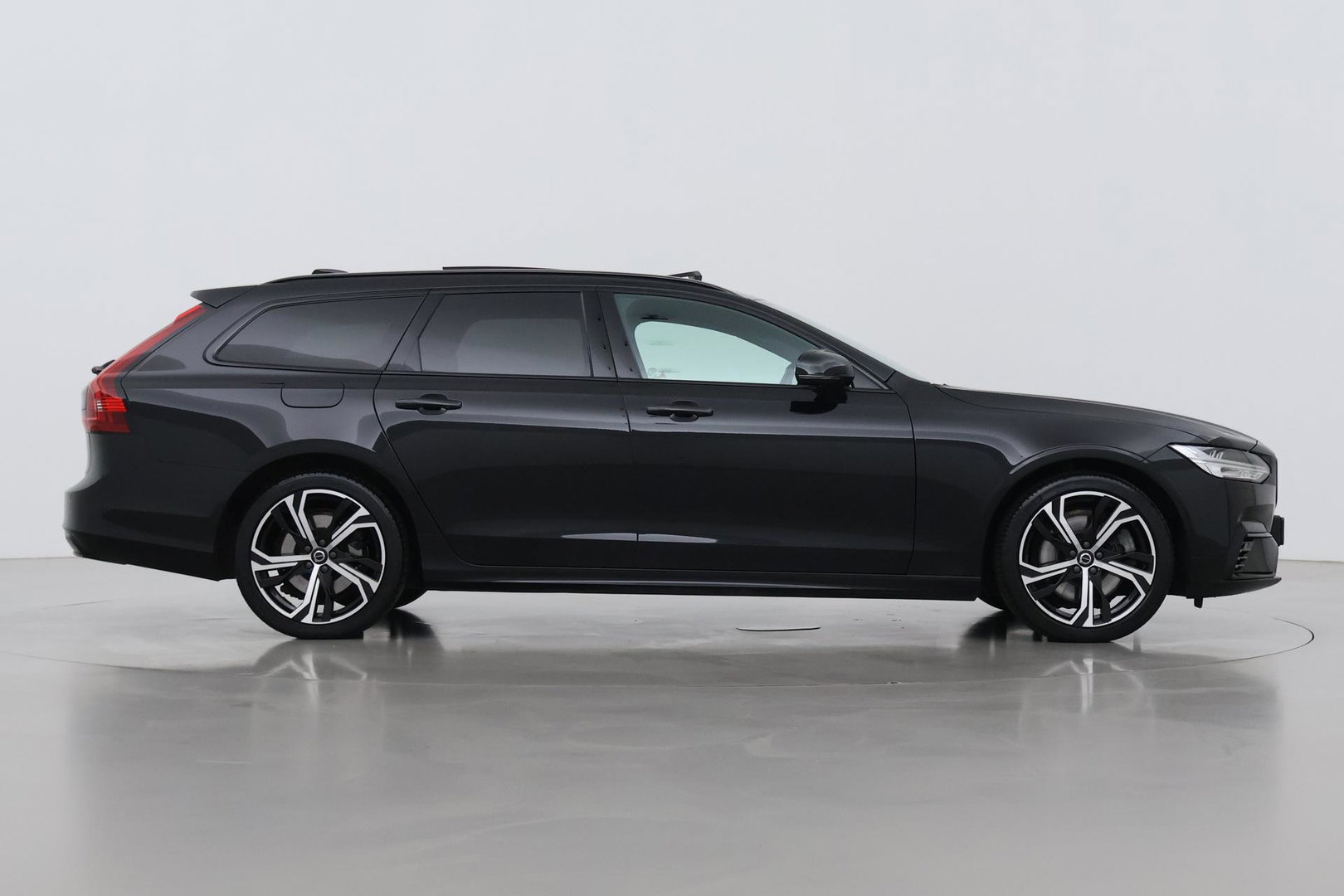 Volvo V90 T6 Recharge R-Design | FACELIFT! | Bowers&Wilkins | Panoramadak | Head-Up | 360° Camera | 19 Inch