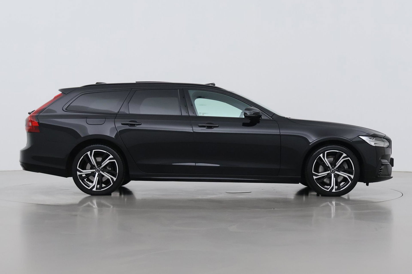 Volvo V90 T6 Recharge R-Design | FACELIFT! | Bowers&Wilkins | Panoramadak | Head-Up | 360° Camera | 19 Inch