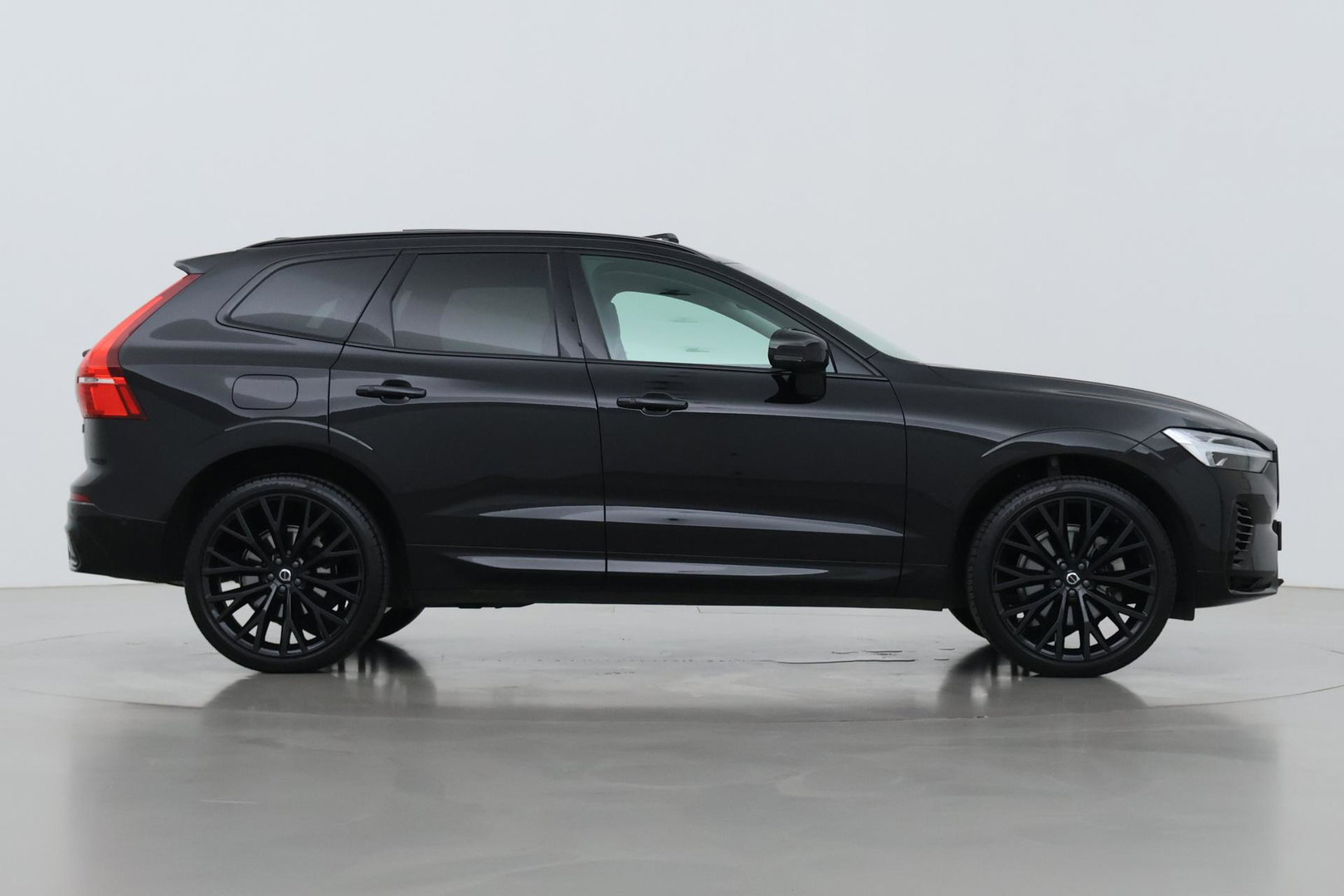 Volvo XC60 T8 Plus Dark | Harman/Kardon | Panoramadak | 360° Camera | BLIS | Stoel+Stuurverwarming | 20 Inch | ACC