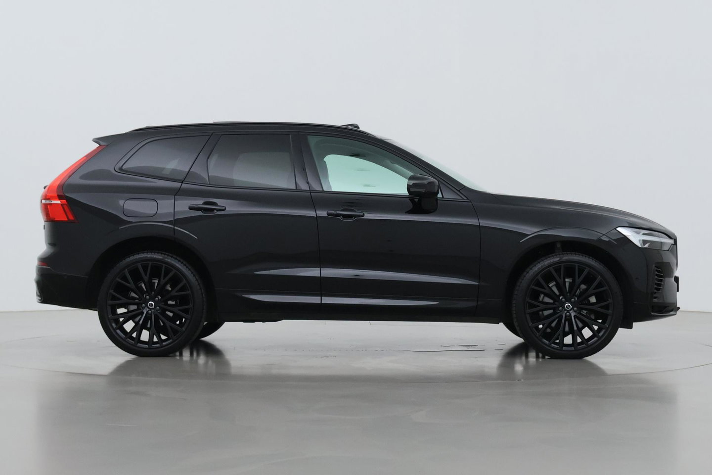 Volvo XC60 T8 Plus Dark | Harman/Kardon | Panoramadak | 360° Camera | BLIS | Stoel+Stuurverwarming | 20 Inch | ACC