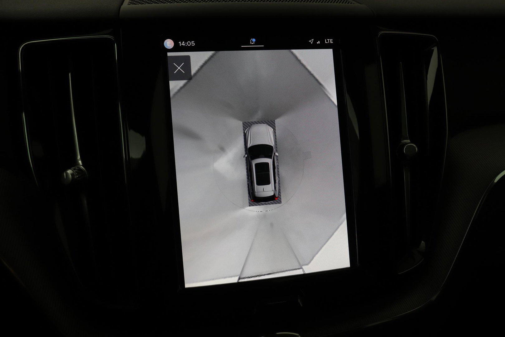 Volvo XC60 T8 Plus Dark | Harman/Kardon | Panoramadak | 360° Camera | BLIS | Stoel+Stuurverwarming | 20 Inch | ACC