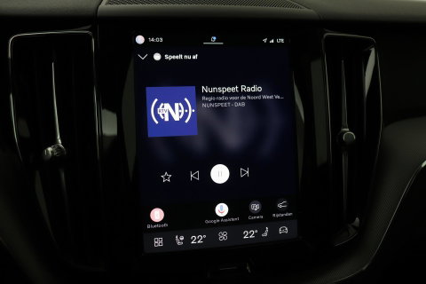 Volvo XC60 T8 Plus Dark | Harman/Kardon | Panoramadak | 360° Camera | BLIS | Stoel+Stuurverwarming | 20 Inch | ACC
