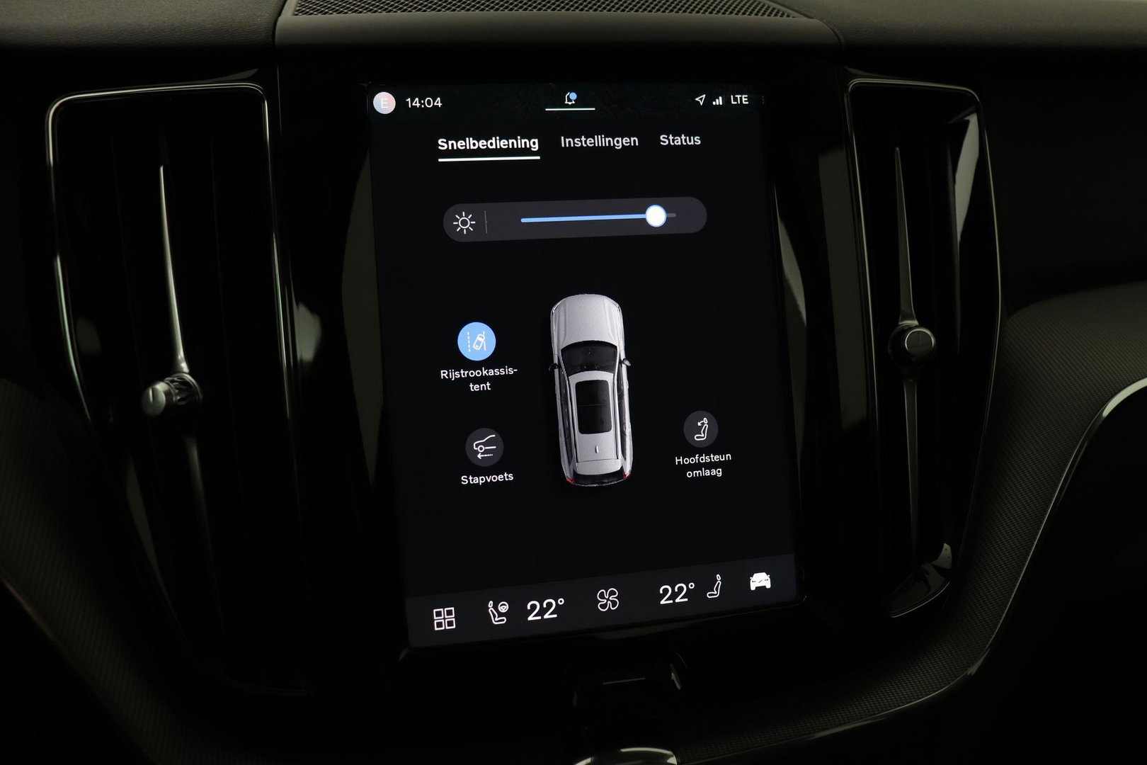 Volvo XC60 T8 Plus Dark | Harman/Kardon | Panoramadak | 360° Camera | BLIS | Stoel+Stuurverwarming | 20 Inch | ACC