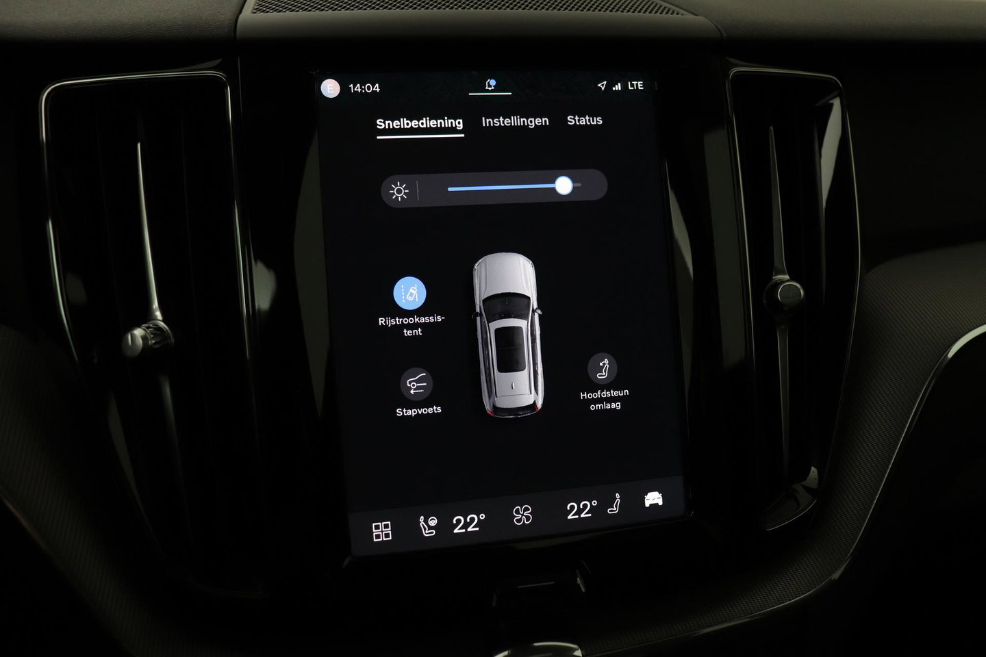 Volvo XC60 T8 Plus Dark | Harman/Kardon | Panoramadak | 360° Camera | BLIS | Stoel+Stuurverwarming | 20 Inch | ACC