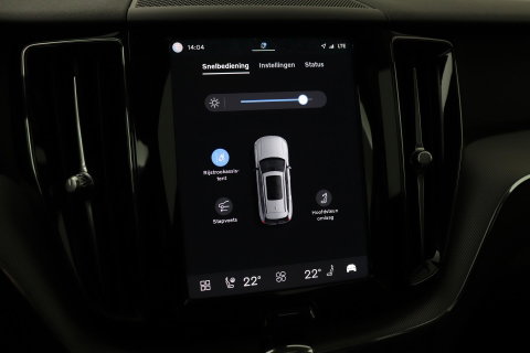 Volvo XC60 T8 Plus Dark | Harman/Kardon | Panoramadak | 360° Camera | BLIS | Stoel+Stuurverwarming | 20 Inch | ACC