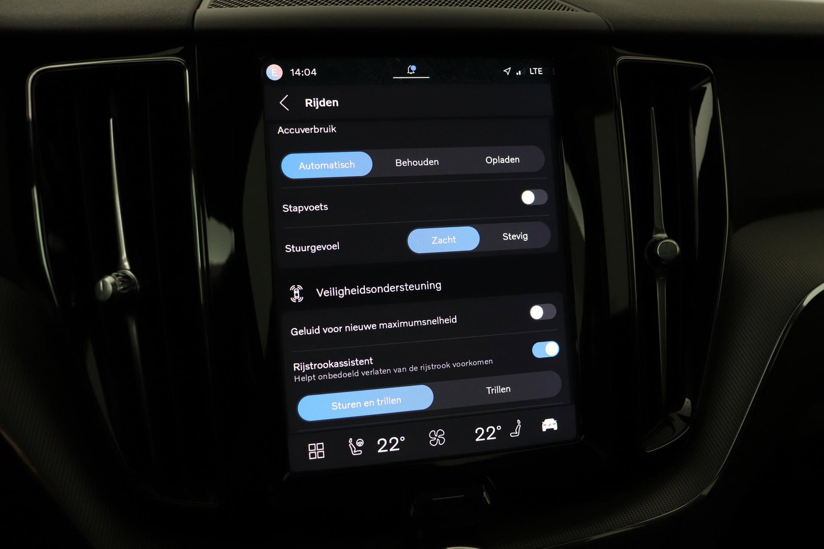 Volvo XC60 T8 Plus Dark | Harman/Kardon | Panoramadak | 360° Camera | BLIS | Stoel+Stuurverwarming | 20 Inch | ACC