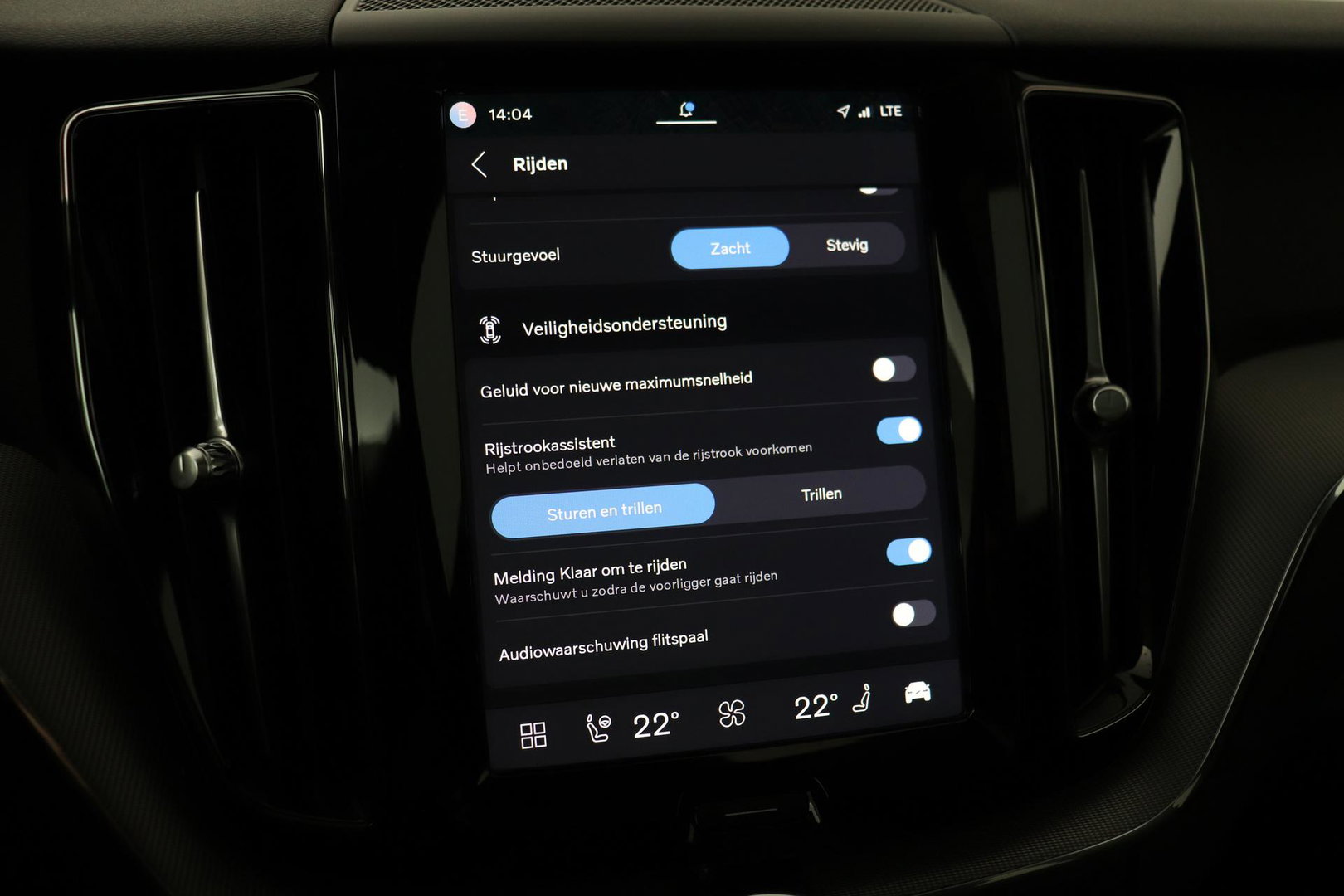 Volvo XC60 T8 Plus Dark | Harman/Kardon | Panoramadak | 360° Camera | BLIS | Stoel+Stuurverwarming | 20 Inch | ACC
