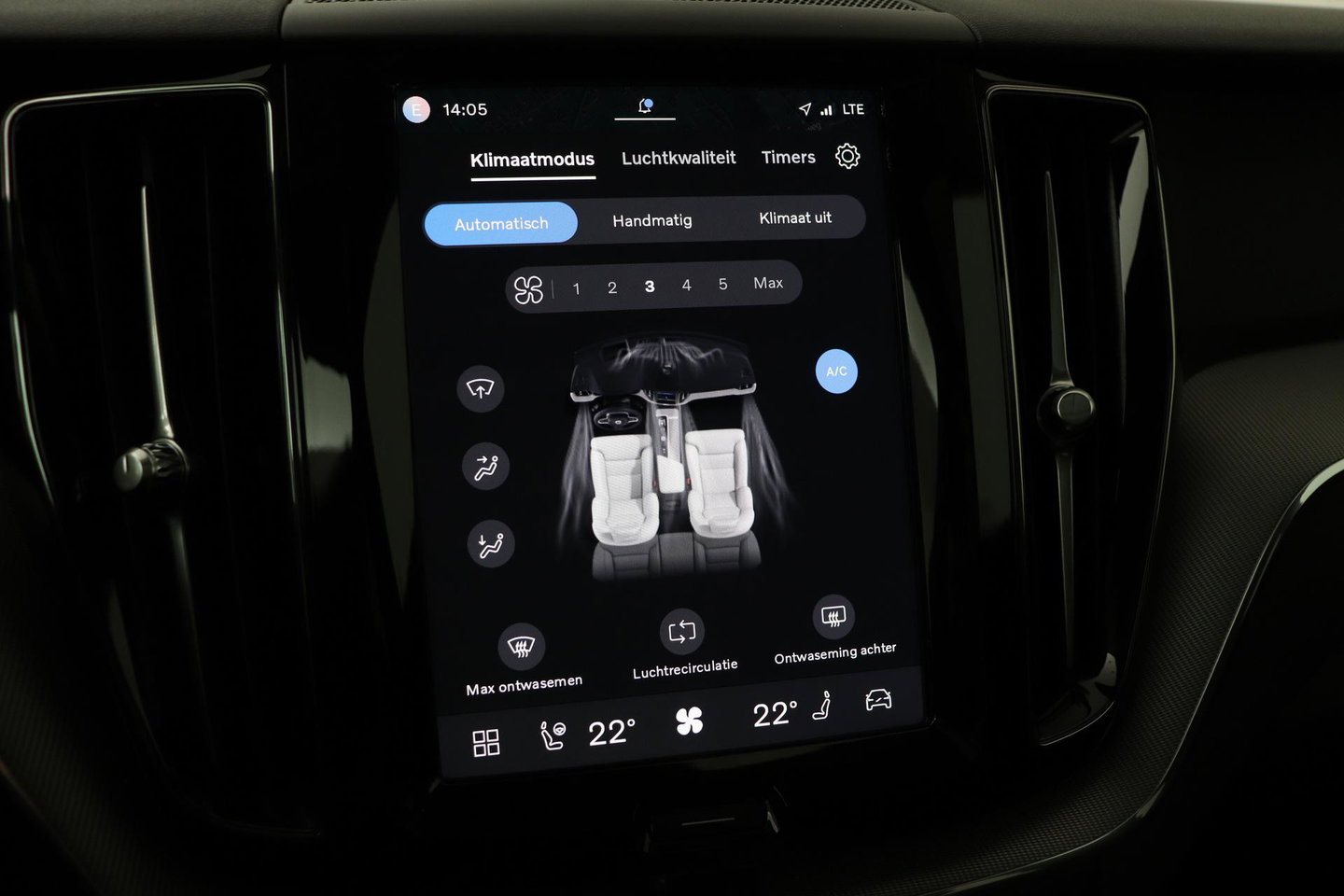 Volvo XC60 T8 Plus Dark | Harman/Kardon | Panoramadak | 360° Camera | BLIS | Stoel+Stuurverwarming | 20 Inch | ACC