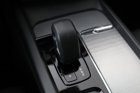 Volvo XC60 T8 Plus Dark | Harman/Kardon | Panoramadak | 360° Camera | BLIS | Stoel+Stuurverwarming | 20 Inch | ACC