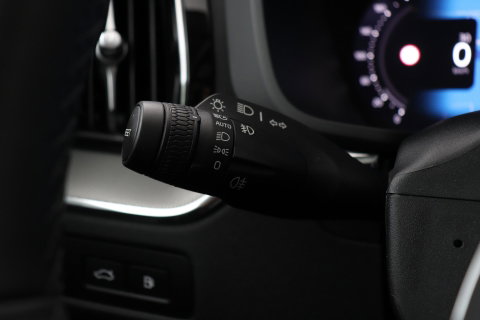 Volvo XC60 T8 Plus Dark | Harman/Kardon | Panoramadak | 360° Camera | BLIS | Stoel+Stuurverwarming | 20 Inch | ACC