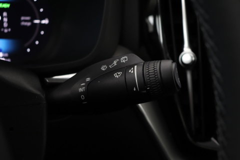 Volvo XC60 T8 Plus Dark | Harman/Kardon | Panoramadak | 360° Camera | BLIS | Stoel+Stuurverwarming | 20 Inch | ACC