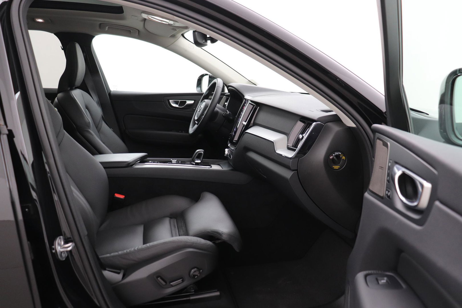 Volvo XC60 T8 Plus Dark | Harman/Kardon | Panoramadak | 360° Camera | BLIS | Stoel+Stuurverwarming | 20 Inch | ACC