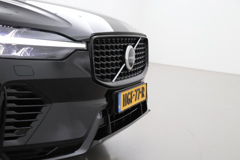Volvo XC60 T8 Plus Dark | Harman/Kardon | Panoramadak | 360° Camera | BLIS | Stoel+Stuurverwarming | 20 Inch | ACC