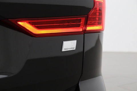 Volvo XC60 T8 Plus Dark | Harman/Kardon | Panoramadak | 360° Camera | BLIS | Stoel+Stuurverwarming | 20 Inch | ACC