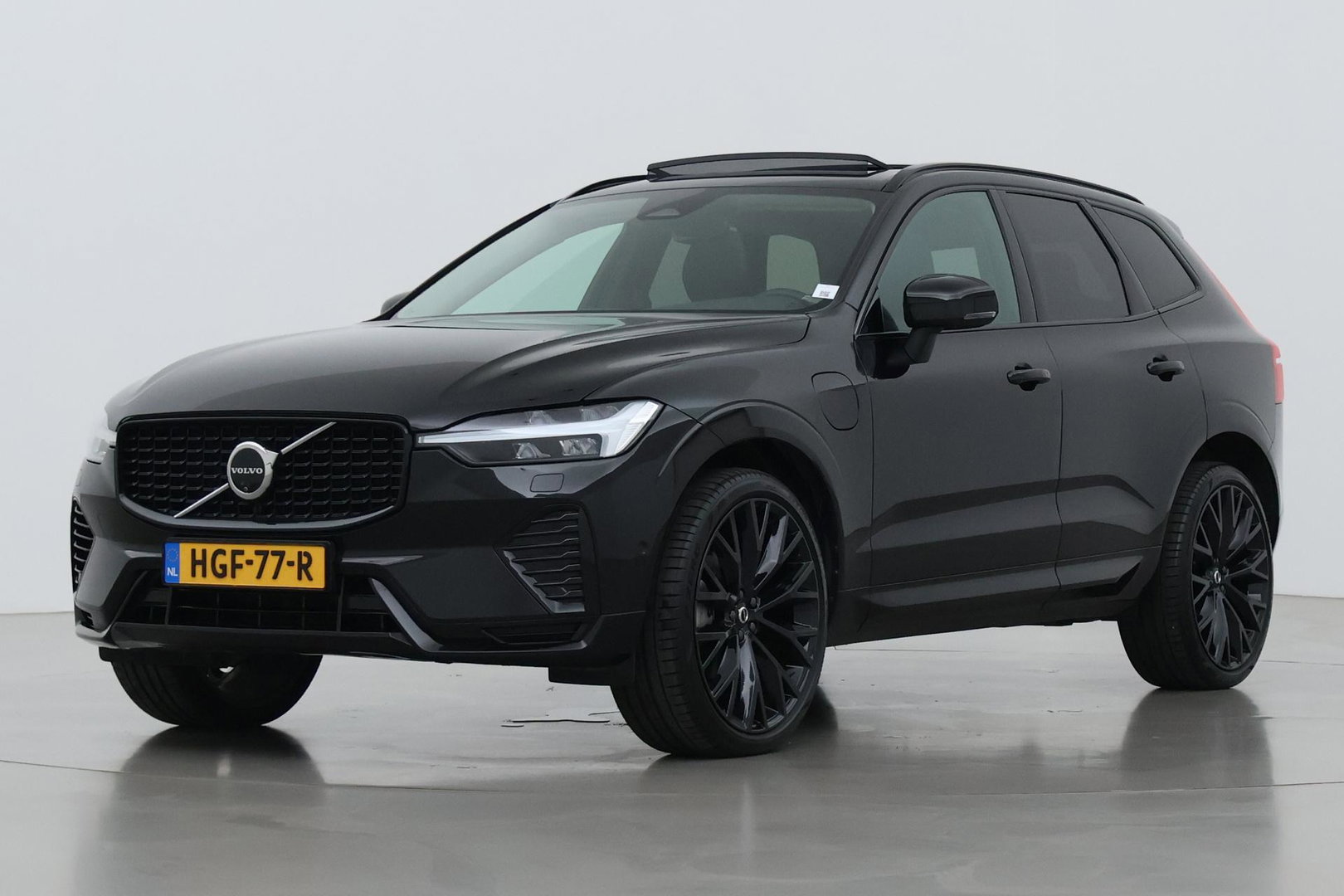 Volvo XC60 T8 Plus Dark | Harman/Kardon | Panoramadak | 360° Camera | BLIS | Stoel+Stuurverwarming | 20 Inch | ACC