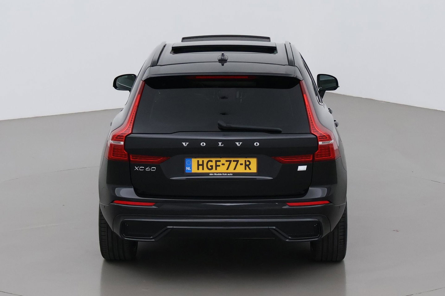 Volvo XC60 T8 Plus Dark | Harman/Kardon | Panoramadak | 360° Camera | BLIS | Stoel+Stuurverwarming | 20 Inch | ACC