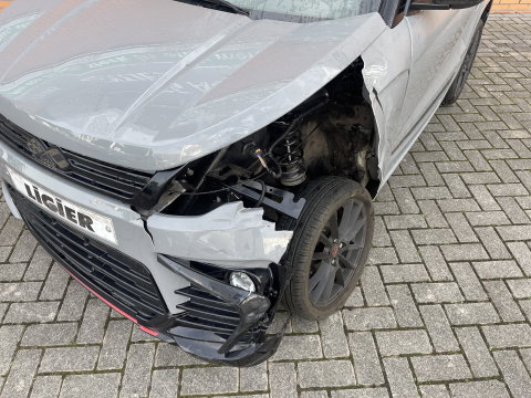 Ligier Brommobiel JS60 Chic Sun | Apple Carplay | Airconditioning | Ledere bekleding | Carbon interieur | Origineel Nederlands |