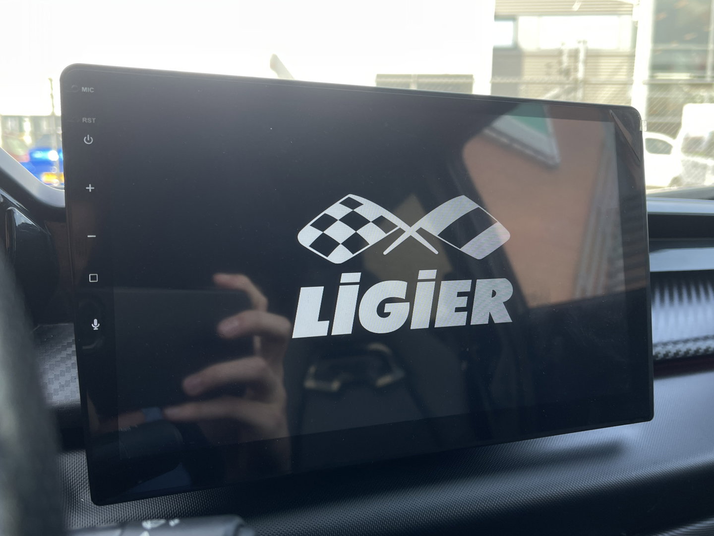 Ligier Brommobiel JS60 Chic Sun | Apple Carplay | Airconditioning | Ledere bekleding | Carbon interieur | Origineel Nederlands |