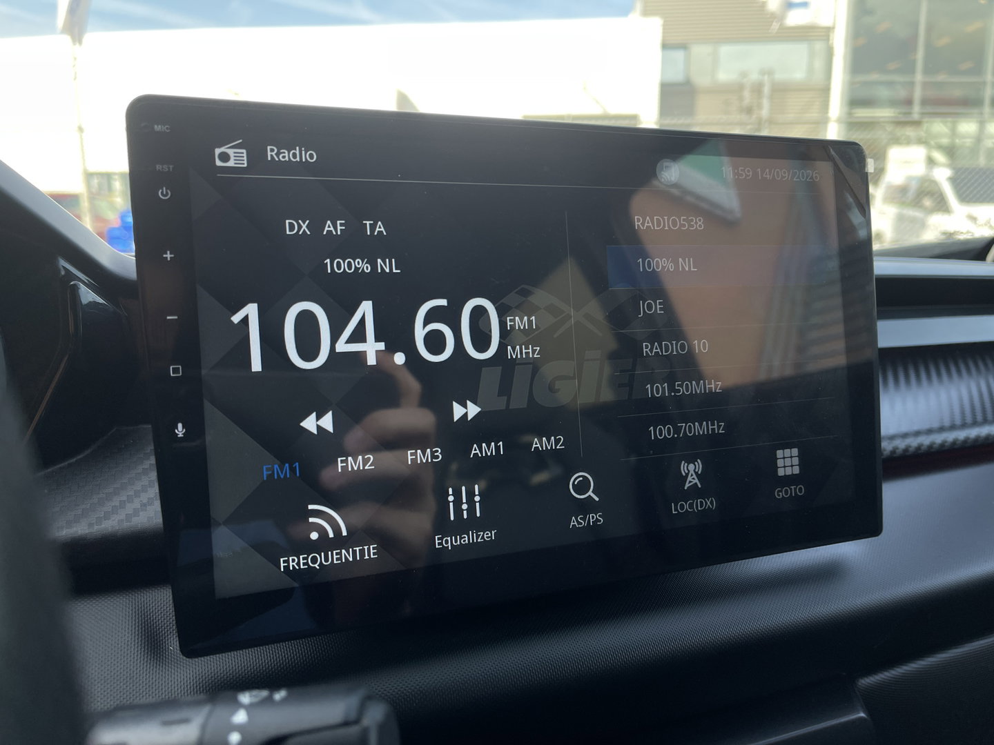 Ligier Brommobiel JS60 Chic Sun | Apple Carplay | Airconditioning | Ledere bekleding | Carbon interieur | Origineel Nederlands |
