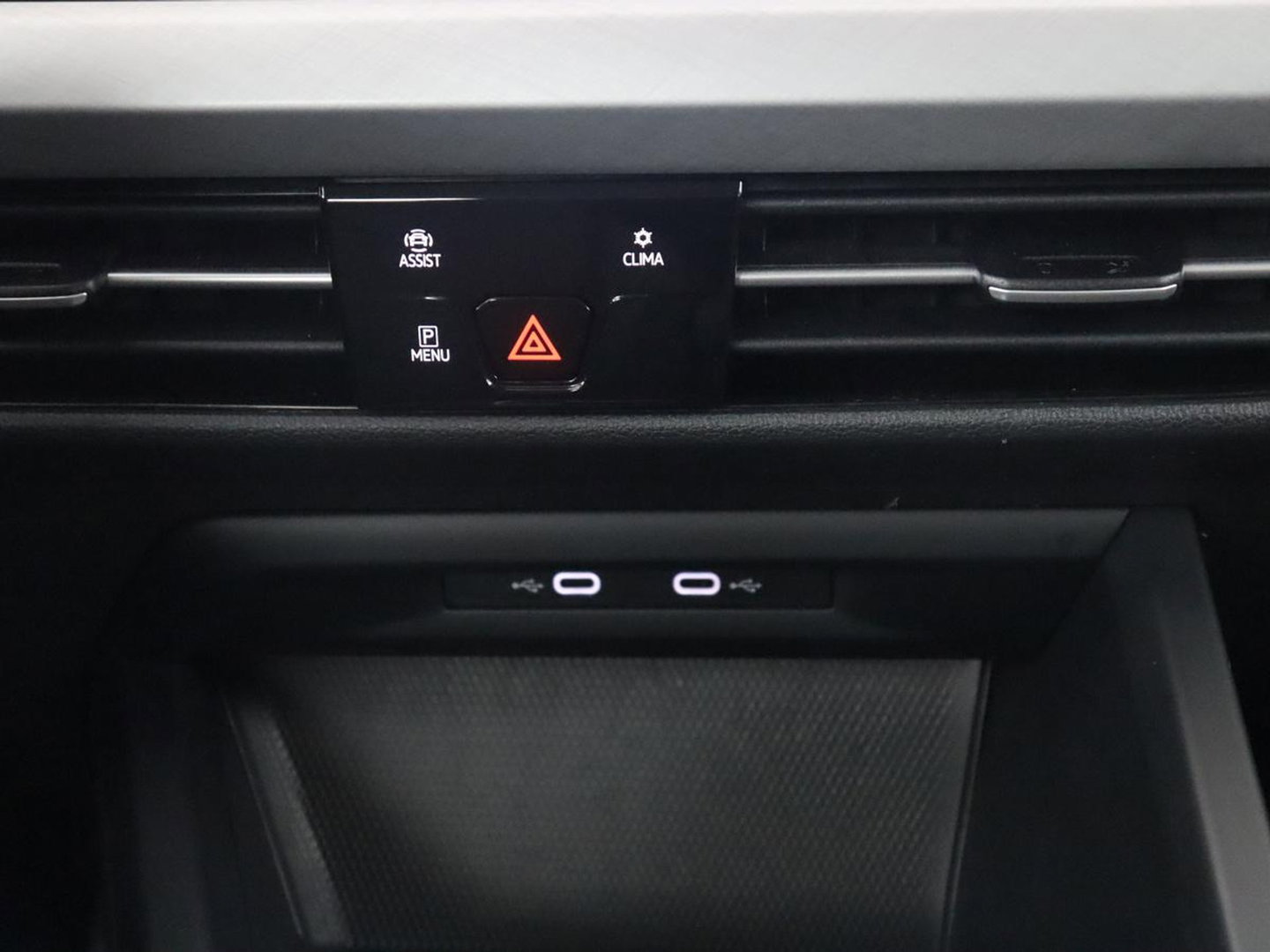 Volkswagen Golf 1.0 eTSI Life