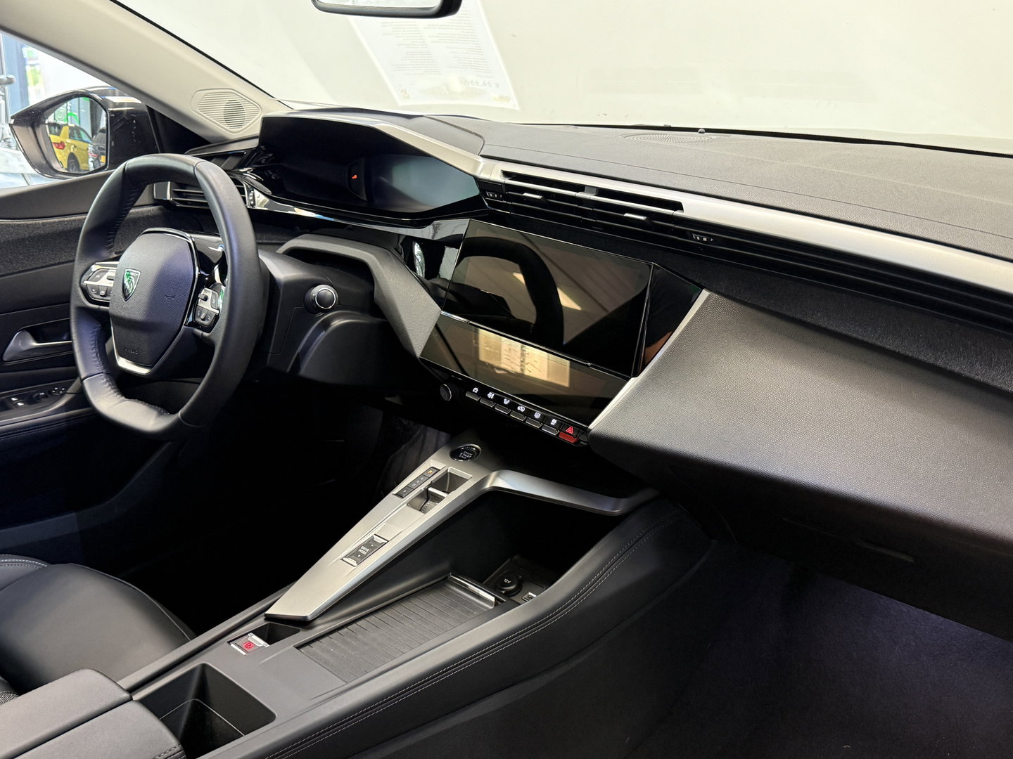 Peugeot 408 1.6 HYbrid Allure 180 EAT8 Navigatie Full-led Adaptive-Cruise