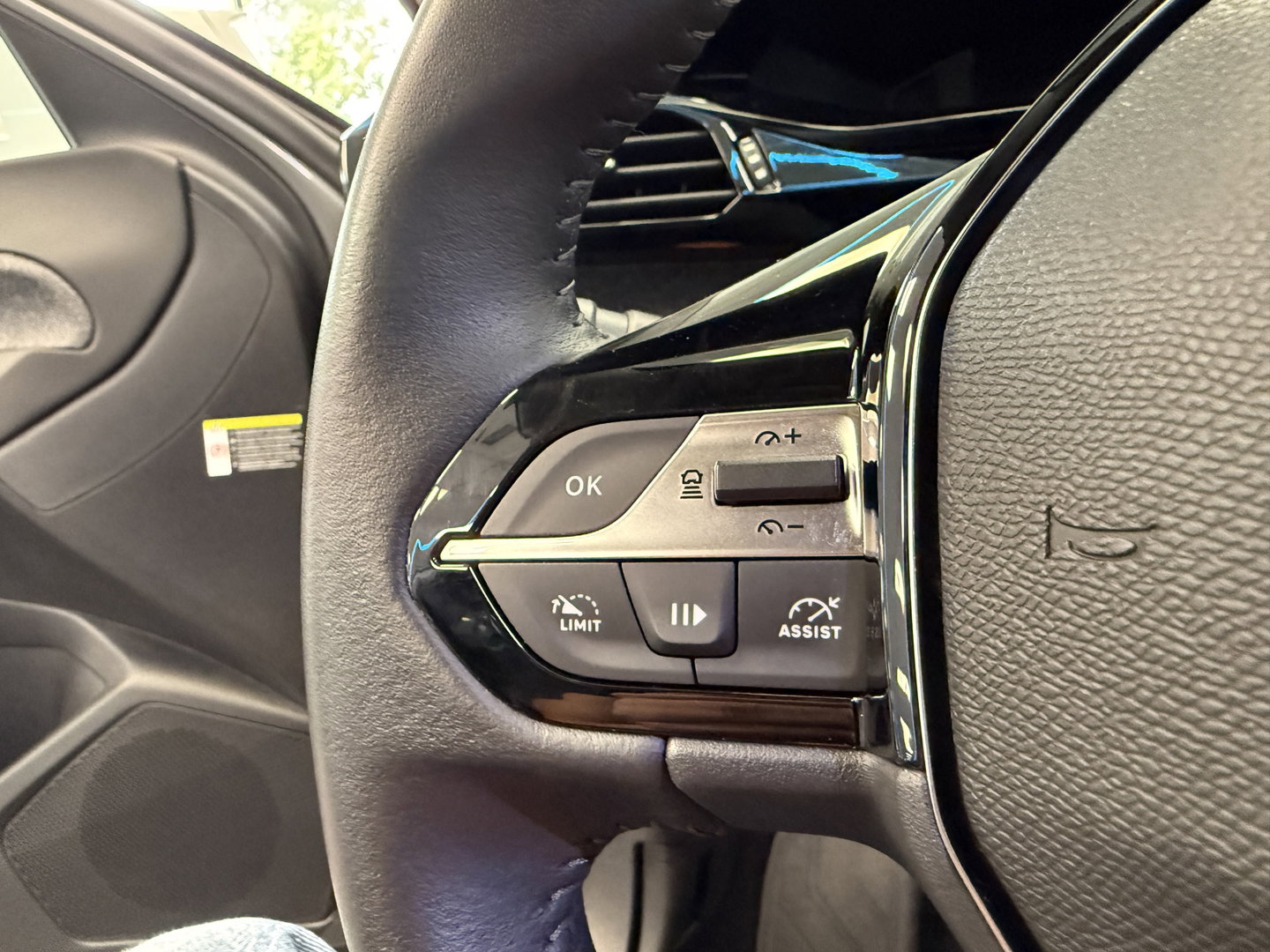Peugeot 408 1.6 HYbrid Allure 180 EAT8 Navigatie Full-led Adaptive-Cruise