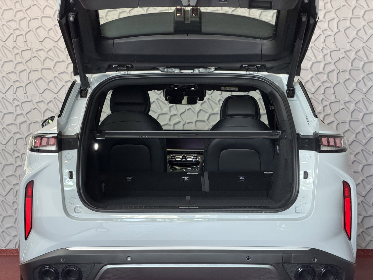 Omoda 9
