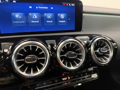 Mercedes-Benz CLA 250 e Star Edition Panoramadak Advance Sound AMG NAP