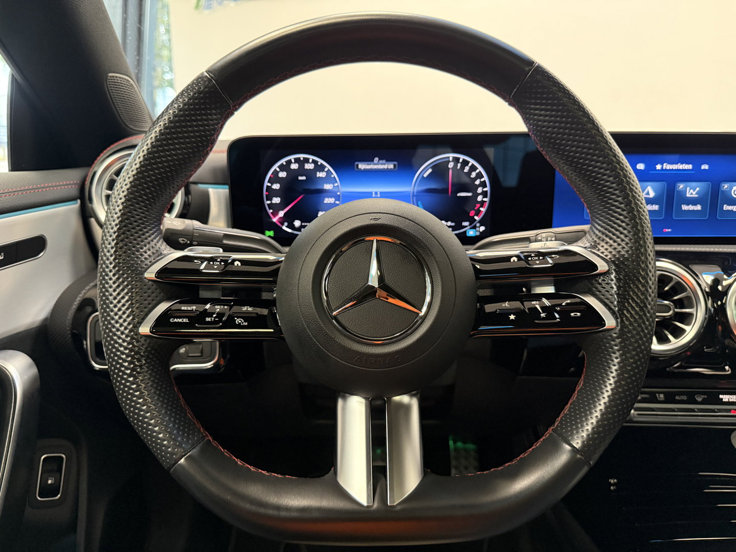 Mercedes-Benz CLA 250 e Star Edition Panoramadak Advance Sound AMG NAP