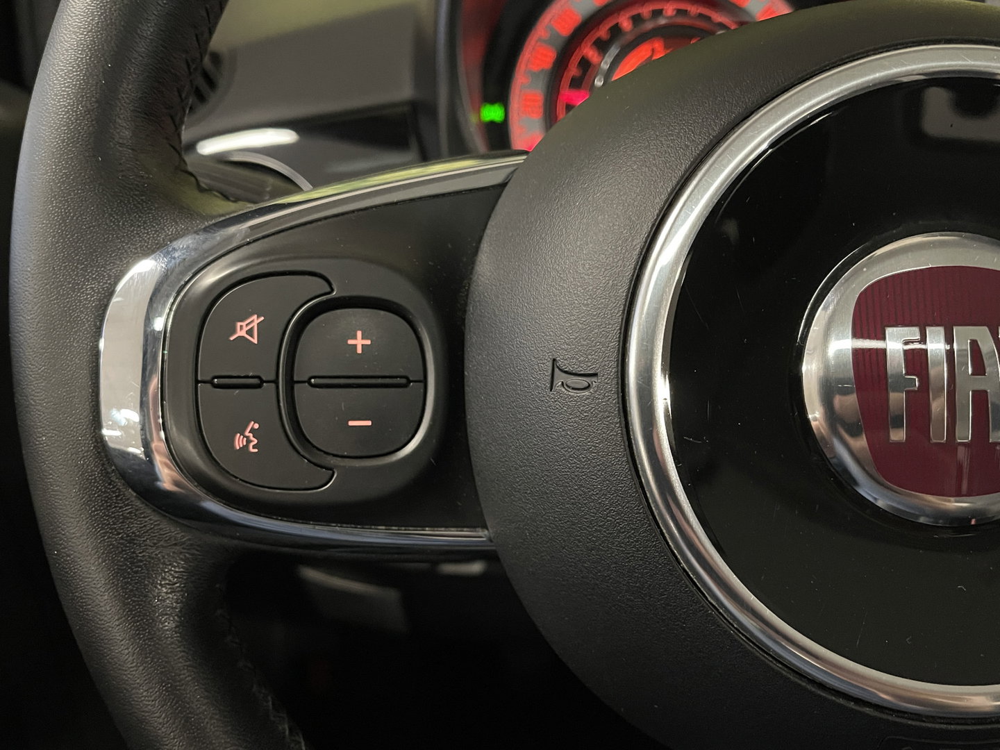 Fiat 500 0.9 TwinAir Turbo Lounge | Bluetooth | Airconditioning | Cruise Control | DAB+ | Panoramadak | Multifunctioneel Stuurwiel |