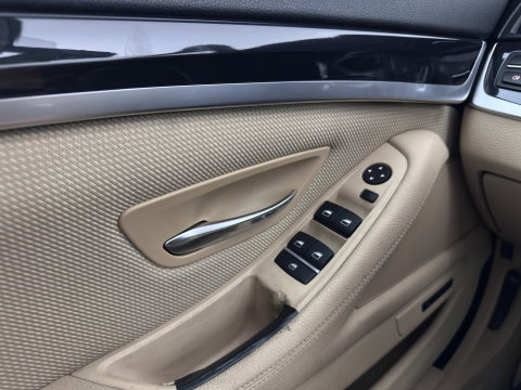 BMW 5 Serie 528i Executive Aut.* HEATED-COMFORTSEATS | NAVI | ECC | PDC | CRUISE | 18''ALU*