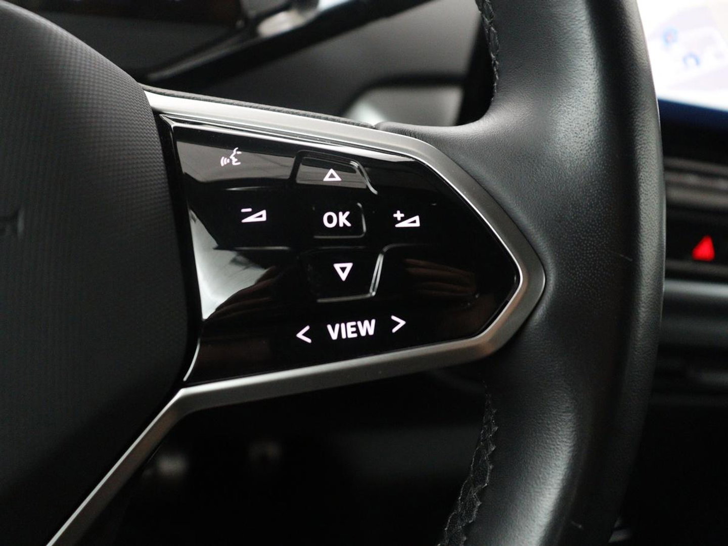 Volkswagen ID.4 Pro 77 kWh | SOH 95,4% | Adaptive cruise | Lane assist | Stuur/stoelverwarming | Climate control | Sfeerverlichting | Carplay | Park assist | 20" velgen