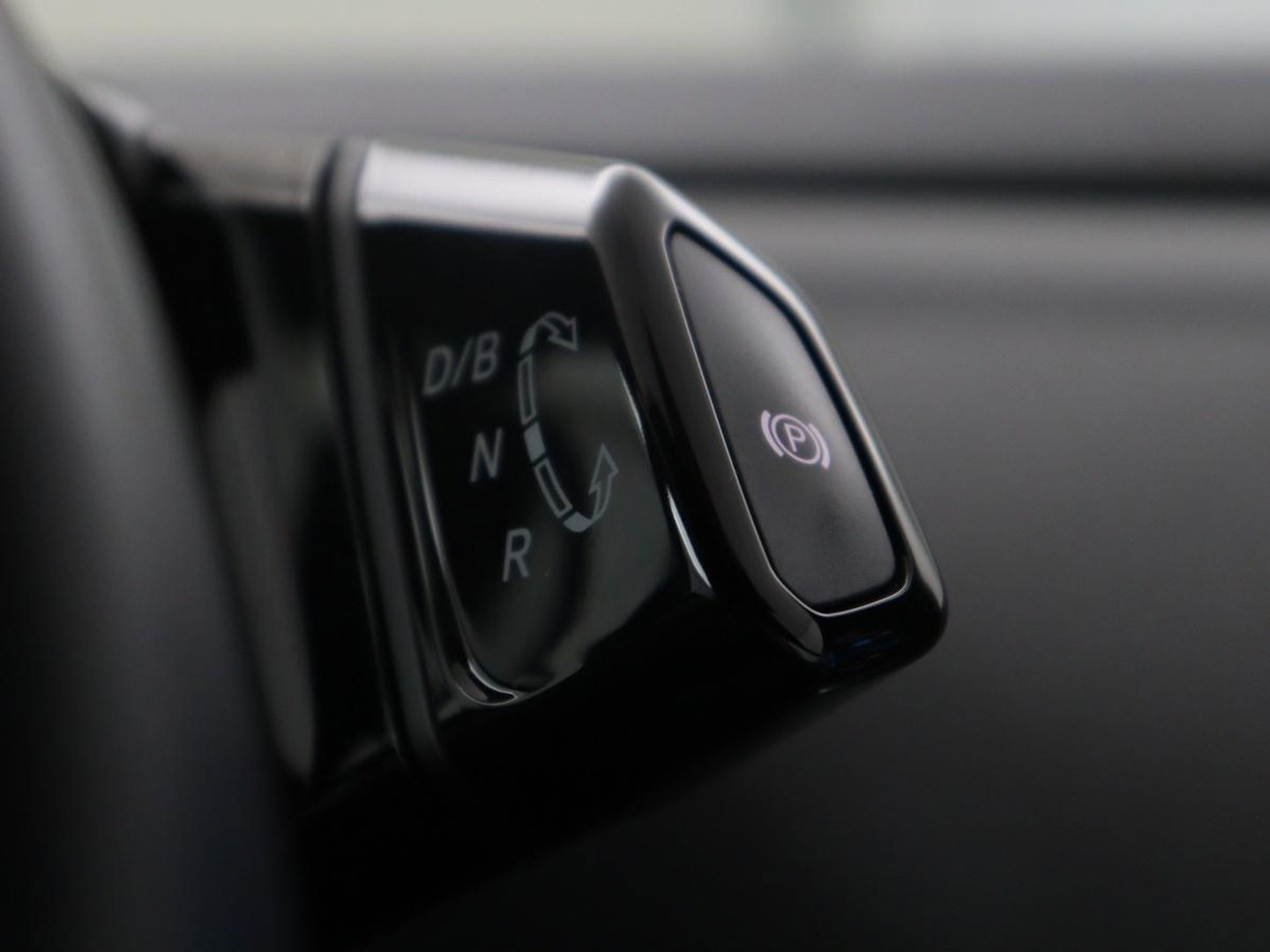 Volkswagen ID.4 Pro 77 kWh | SOH 95,4% | Adaptive cruise | Lane assist | Stuur/stoelverwarming | Climate control | Sfeerverlichting | Carplay | Park assist | 20" velgen