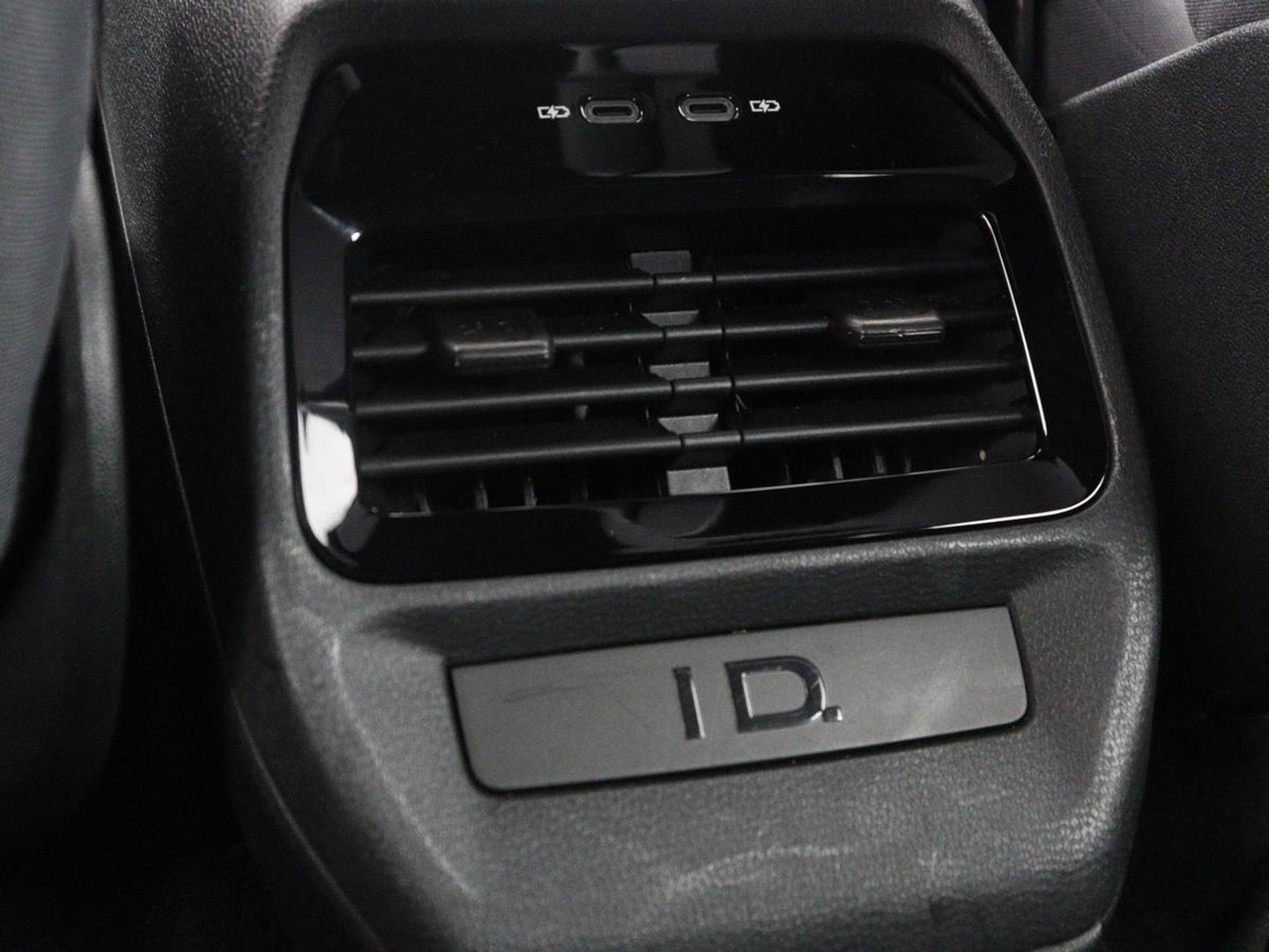 Volkswagen ID.4 Pro 77 kWh | SOH 95,4% | Adaptive cruise | Lane assist | Stuur/stoelverwarming | Climate control | Sfeerverlichting | Carplay | Park assist | 20" velgen