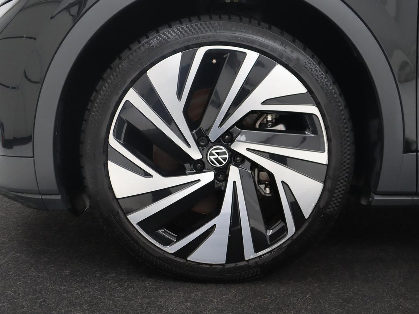 Volkswagen ID.4 Pro 77 kWh | SOH 95,4% | Adaptive cruise | Lane assist | Stuur/stoelverwarming | Climate control | Sfeerverlichting | Carplay | Park assist | 20" velgen
