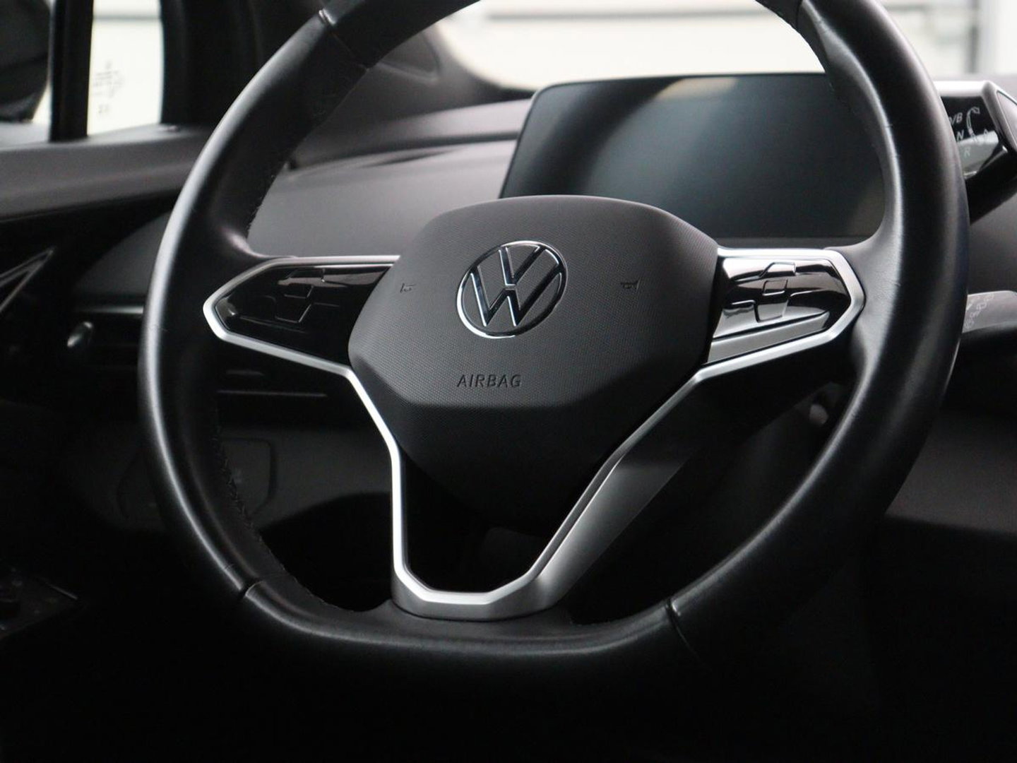 Volkswagen ID.4 Pro 77 kWh | SOH 95,4% | Adaptive cruise | Lane assist | Stuur/stoelverwarming | Climate control | Sfeerverlichting | Carplay | Park assist | 20" velgen