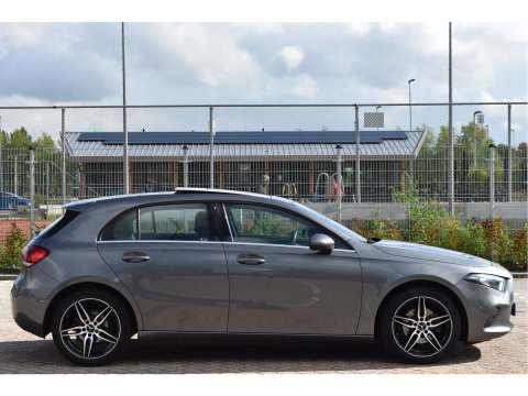 Mercedes-Benz A-Klasse 200 4MATIC 164 pk Premium | Open dak | Camera | Carplay | DAB | Vrtual cockpit | Stoelverwarming | Full LED