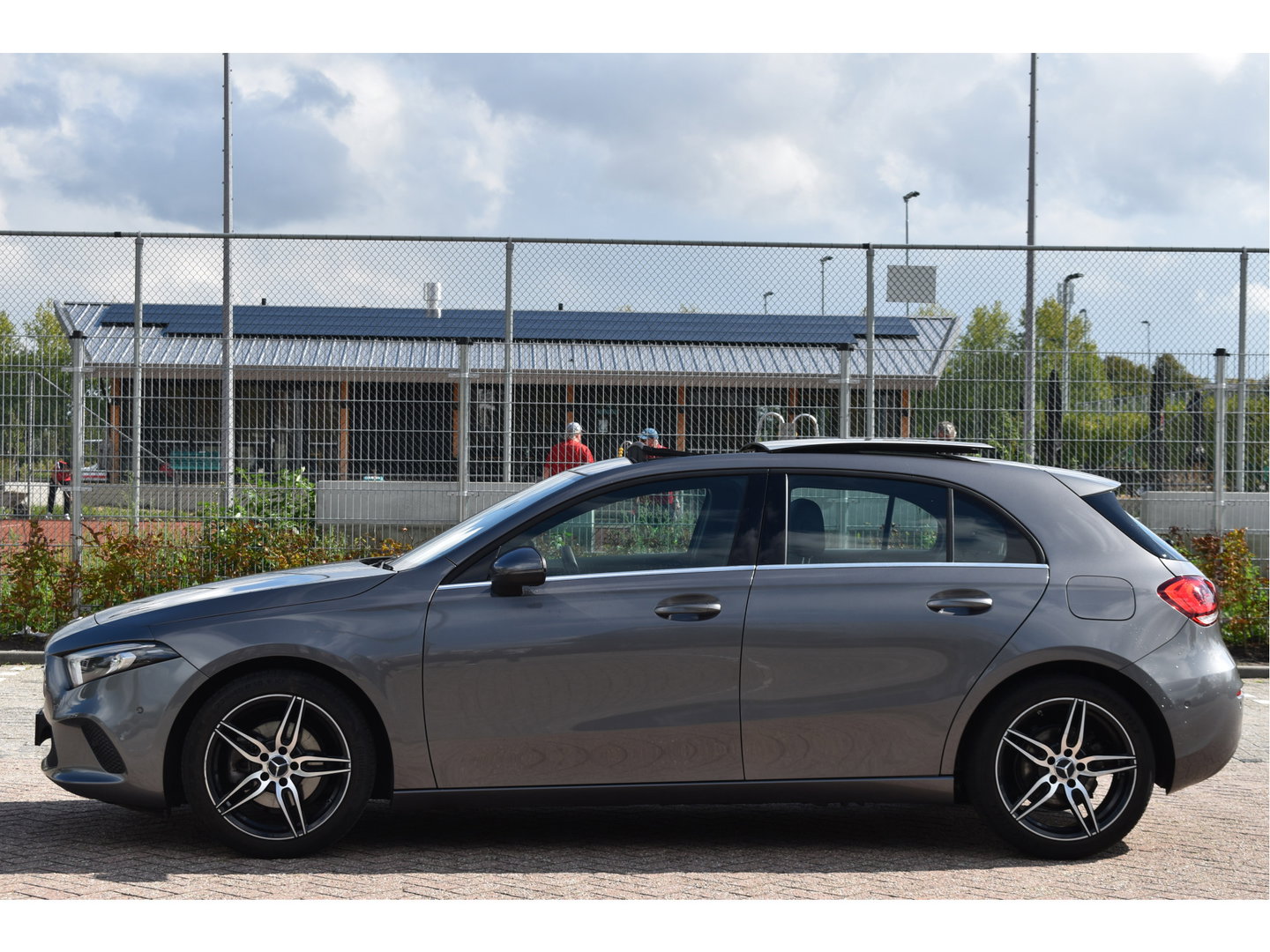 Mercedes-Benz A-Klasse 200 4MATIC 164 pk Premium | Open dak | Camera | Carplay | DAB | Vrtual cockpit | Stoelverwarming | Full LED