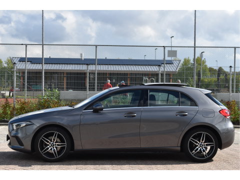 Mercedes-Benz A-Klasse 200 4MATIC 164 pk Premium | Open dak | Camera | Carplay | DAB | Vrtual cockpit | Stoelverwarming | Full LED