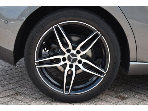 Mercedes-Benz A-Klasse 200 4MATIC 164 pk Premium | Open dak | Camera | Carplay | DAB | Vrtual cockpit | Stoelverwarming | Full LED