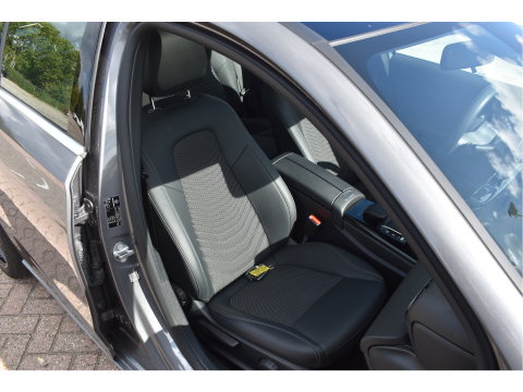 Mercedes-Benz A-Klasse 200 4MATIC 164 pk Premium | Open dak | Camera | Carplay | DAB | Vrtual cockpit | Stoelverwarming | Full LED
