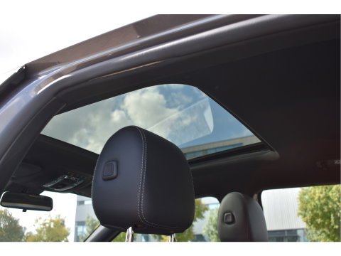 Mercedes-Benz A-Klasse 200 4MATIC 164 pk Premium | Open dak | Camera | Carplay | DAB | Vrtual cockpit | Stoelverwarming | Full LED