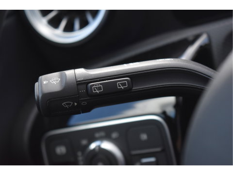 Mercedes-Benz A-Klasse 200 4MATIC 164 pk Premium | Open dak | Camera | Carplay | DAB | Vrtual cockpit | Stoelverwarming | Full LED