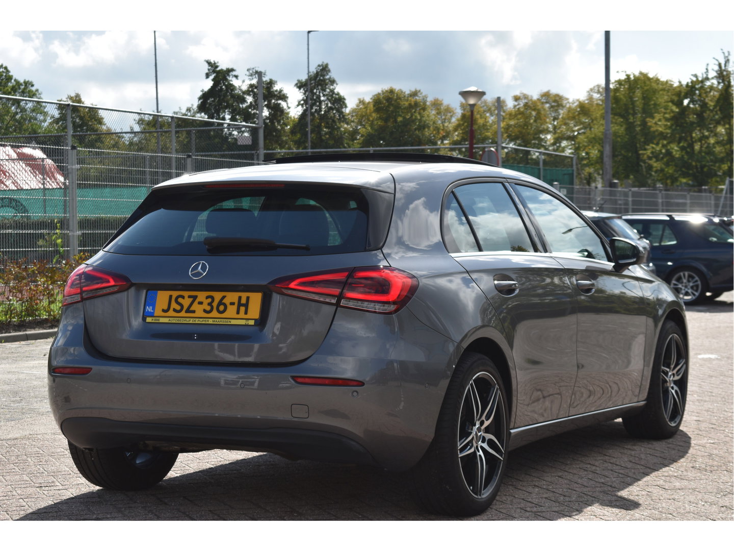 Mercedes-Benz A-Klasse 200 4MATIC 164 pk Premium | Open dak | Camera | Carplay | DAB | Vrtual cockpit | Stoelverwarming | Full LED