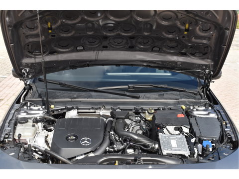 Mercedes-Benz A-Klasse 200 4MATIC 164 pk Premium | Open dak | Camera | Carplay | DAB | Vrtual cockpit | Stoelverwarming | Full LED